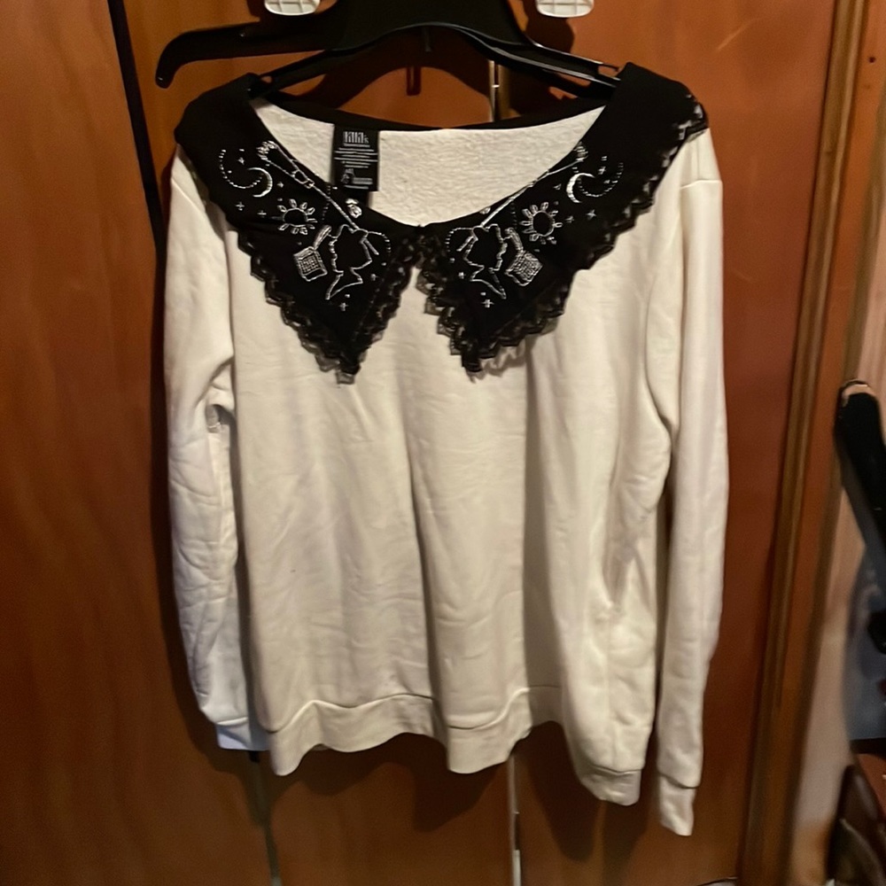 Kiki’s delivery service collared shirt